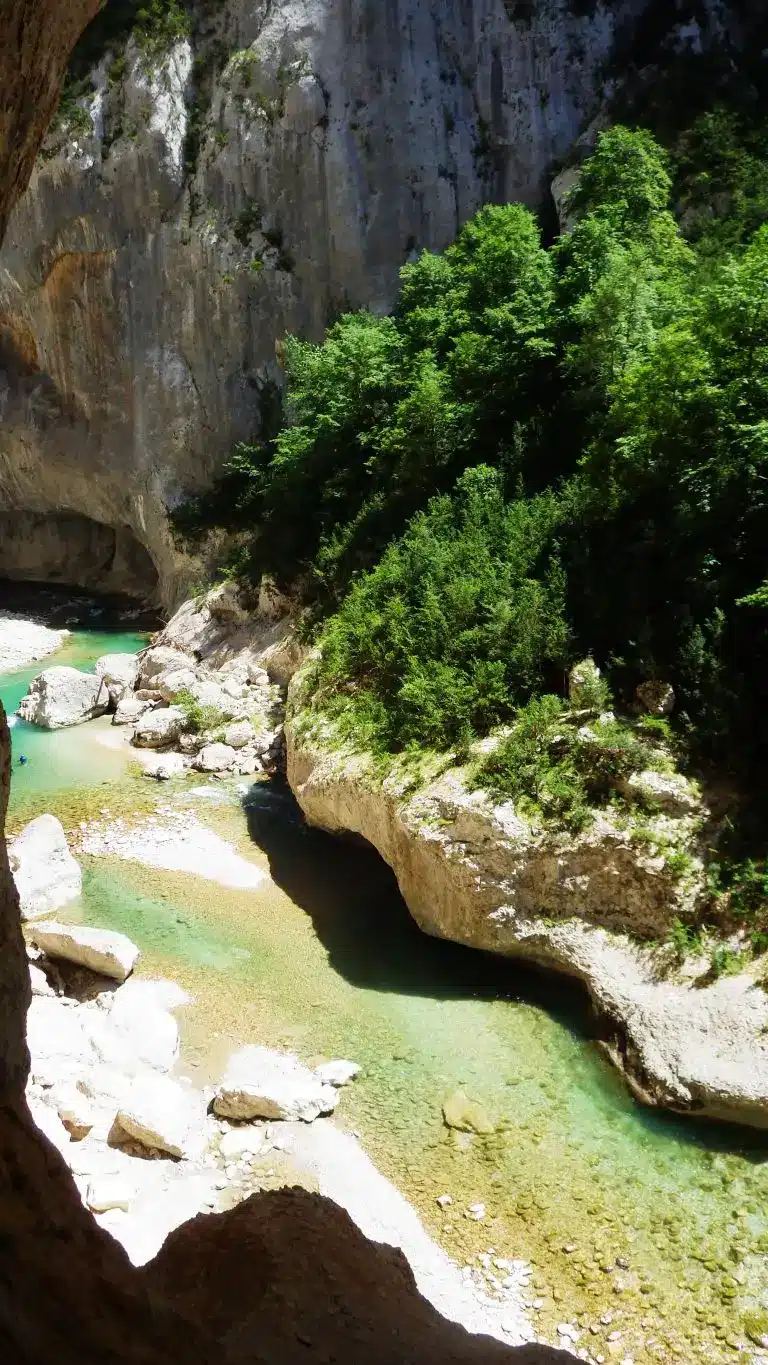 floating and aqua hiking in the verdon gorges