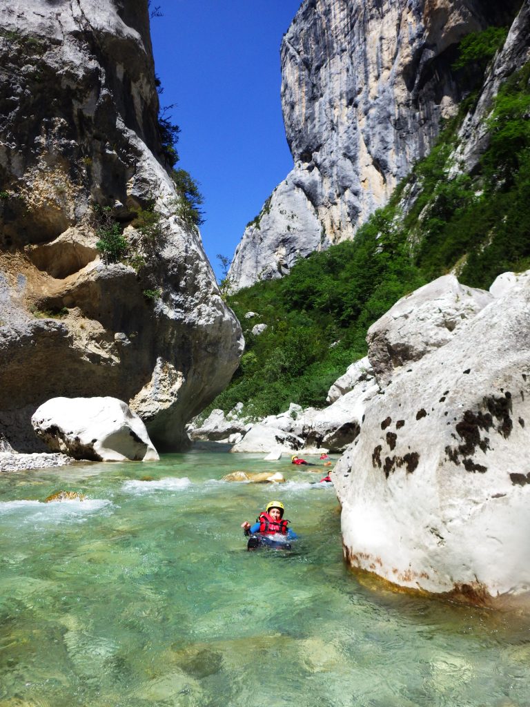 randonnée aquatqiyue dans les gorges du verdon, castellane